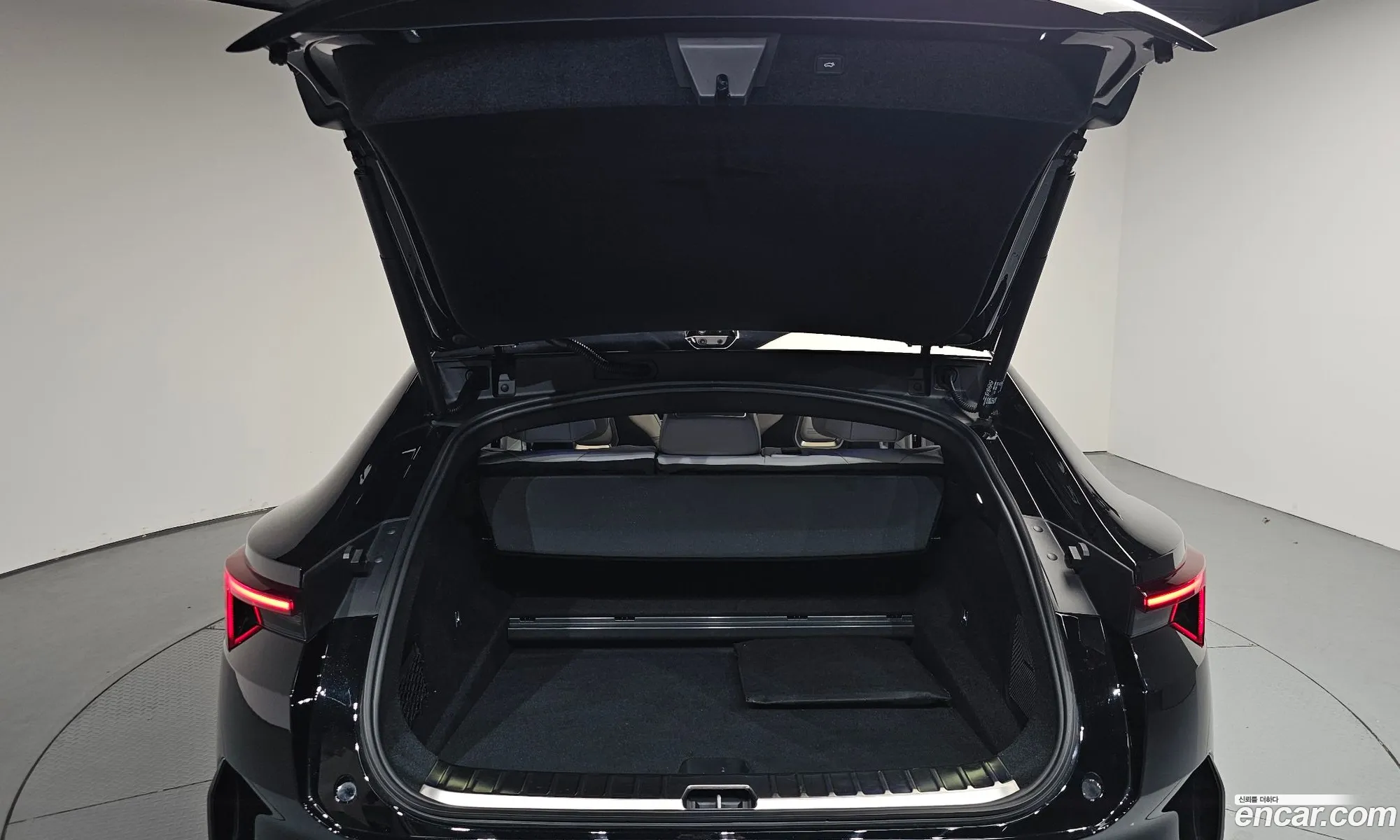 Polestar Polestar 4 2025 — 33