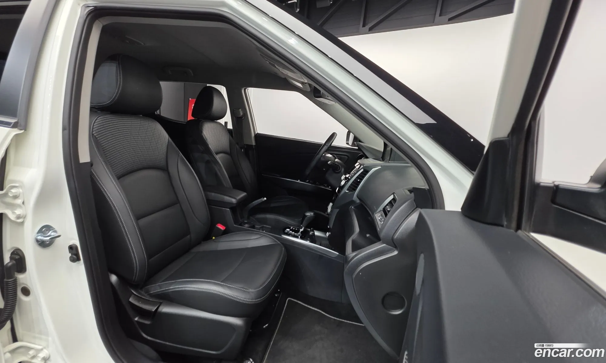 KG Mobility (SsangYong) Tivoli Armour 2018 — 5