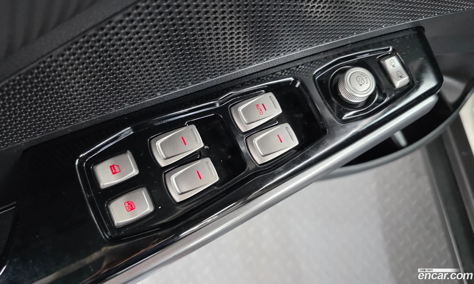 KG Mobility (SsangYong) Tivoli Armour 2018 — 4
