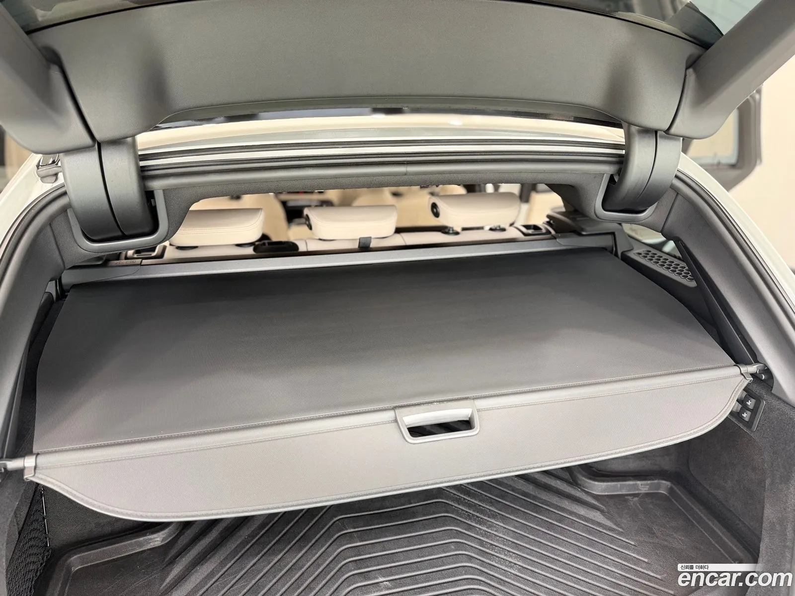 BMW 3 Series 2025 — 9