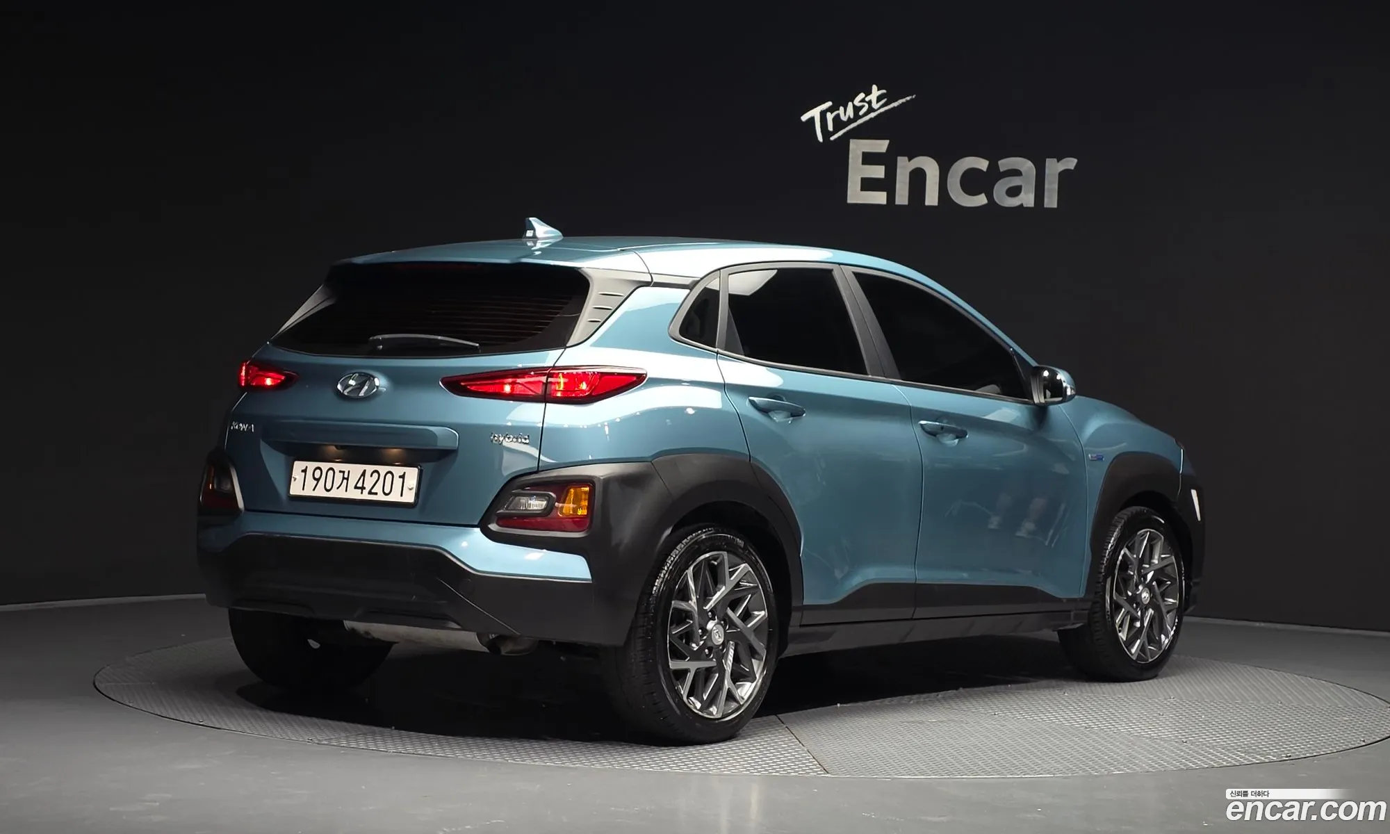 Hyundai Kona Hybrid 2020 — 17