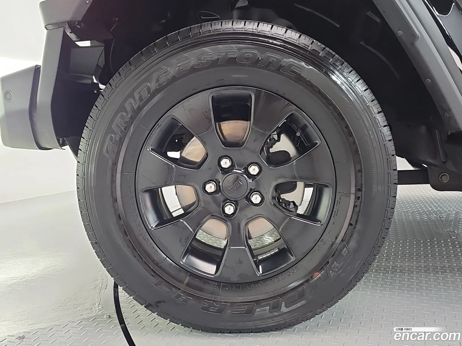 Jeep Wrangler 2023 — 17