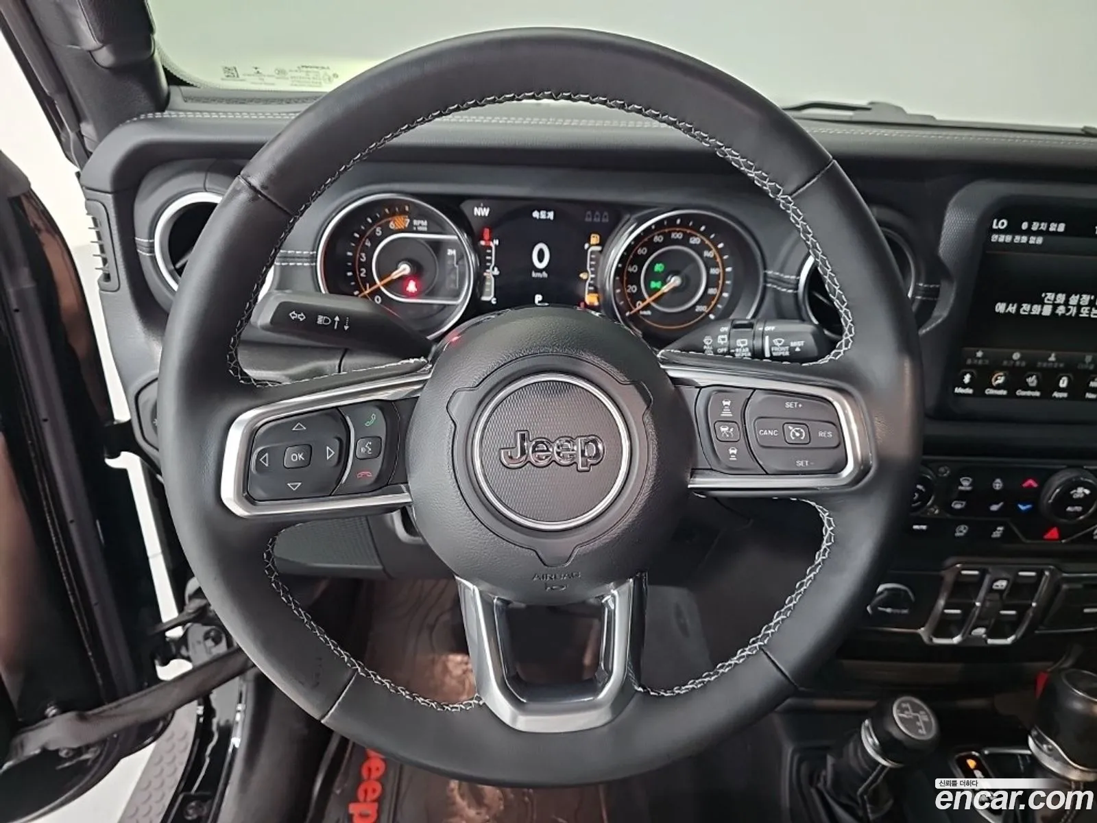 Jeep Wrangler 2023 — 18