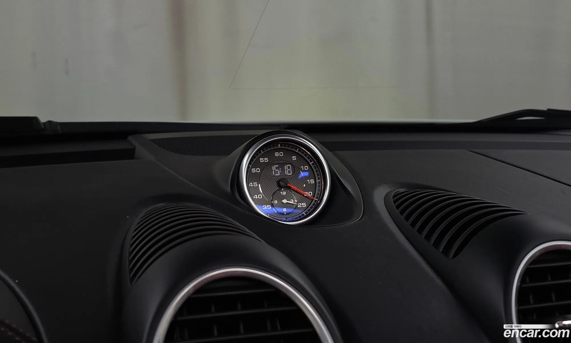 Porsche 718 Boxster 2019 WP0CB2989LS225182 — 24