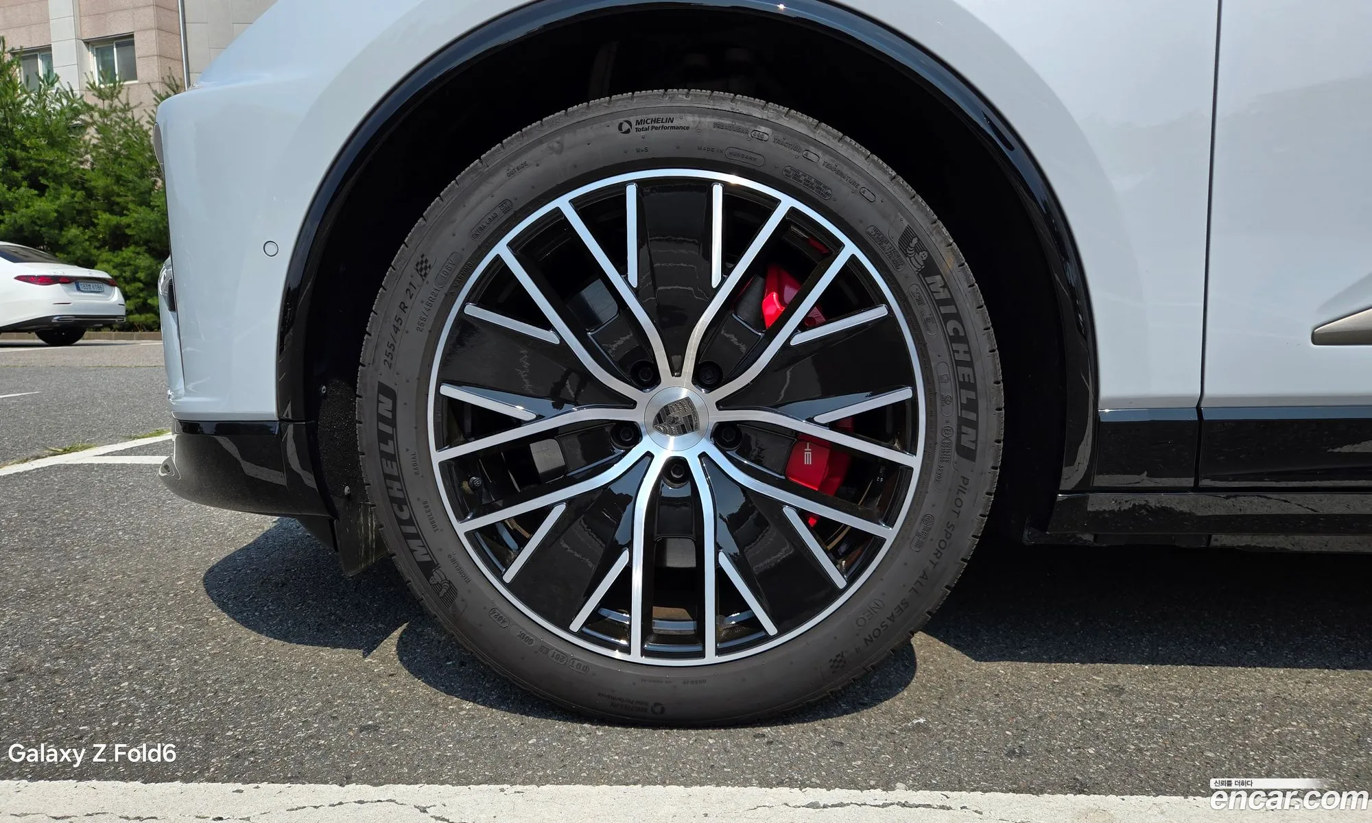 Porsche Macan EV 2025 — 3