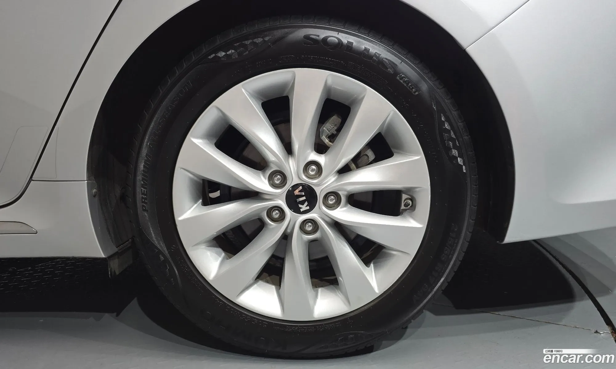 Kia K5 2017 — 32