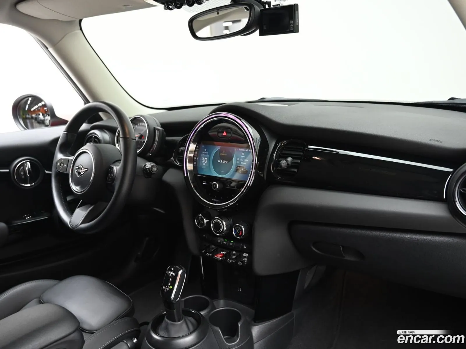 Mini Cooper 2021 — 16