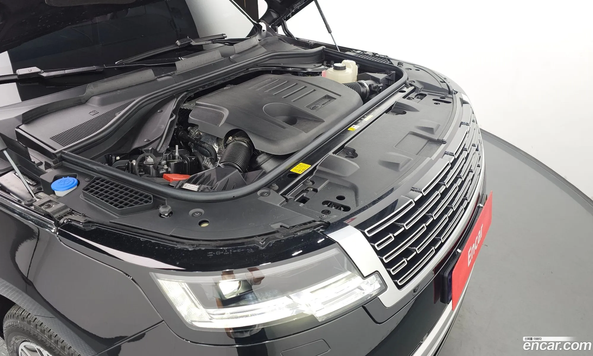 Land Rover Range Rover 2025 SALKA9B42SA286367 — 3