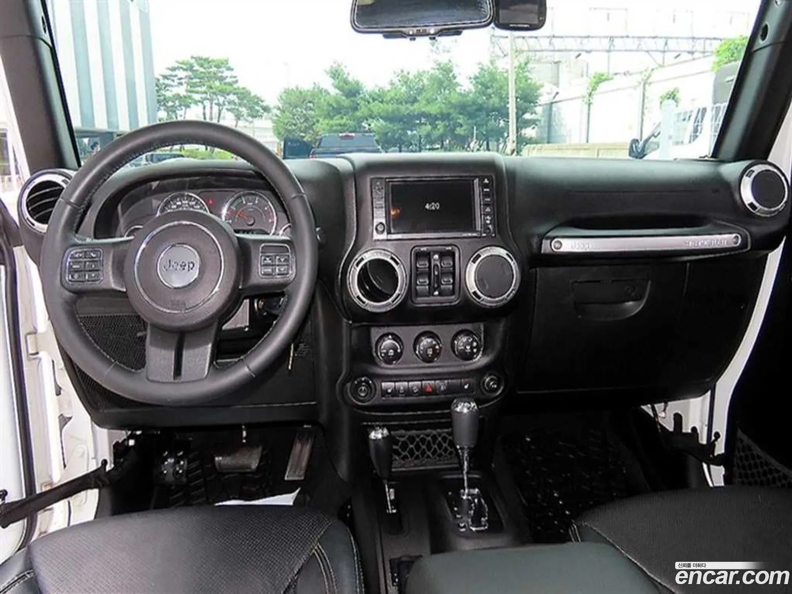 Jeep Wrangler 2015 — 17
