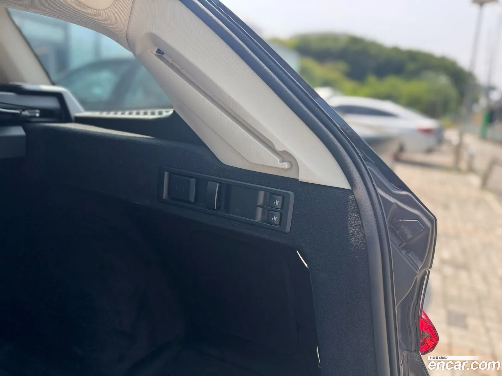 BMW 3 Series 2025 — 9