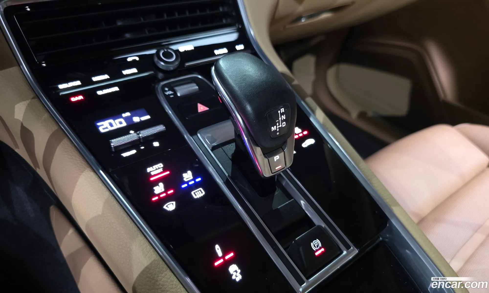 Porsche Panamera 2018 — 14