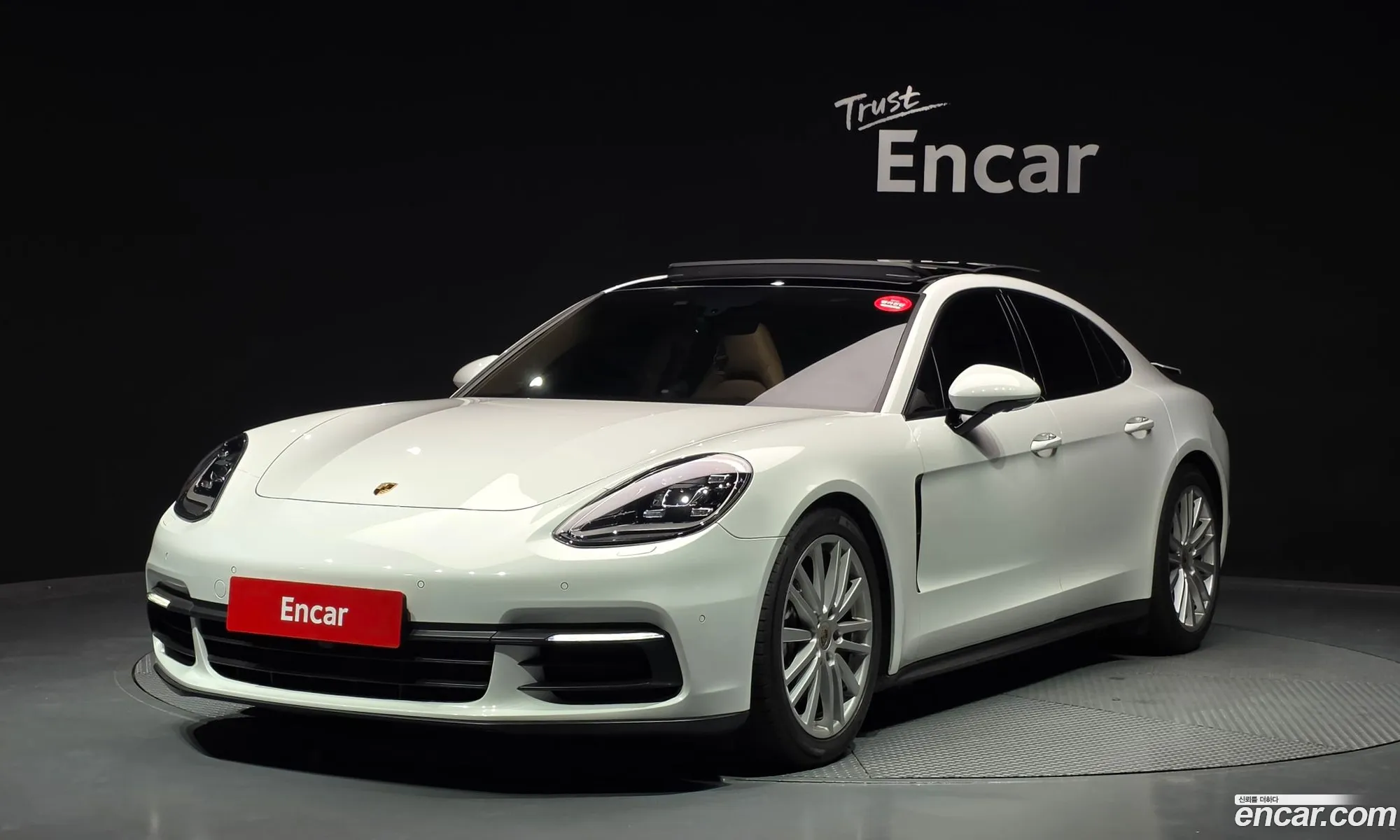 Porsche Panamera 2018 — 11