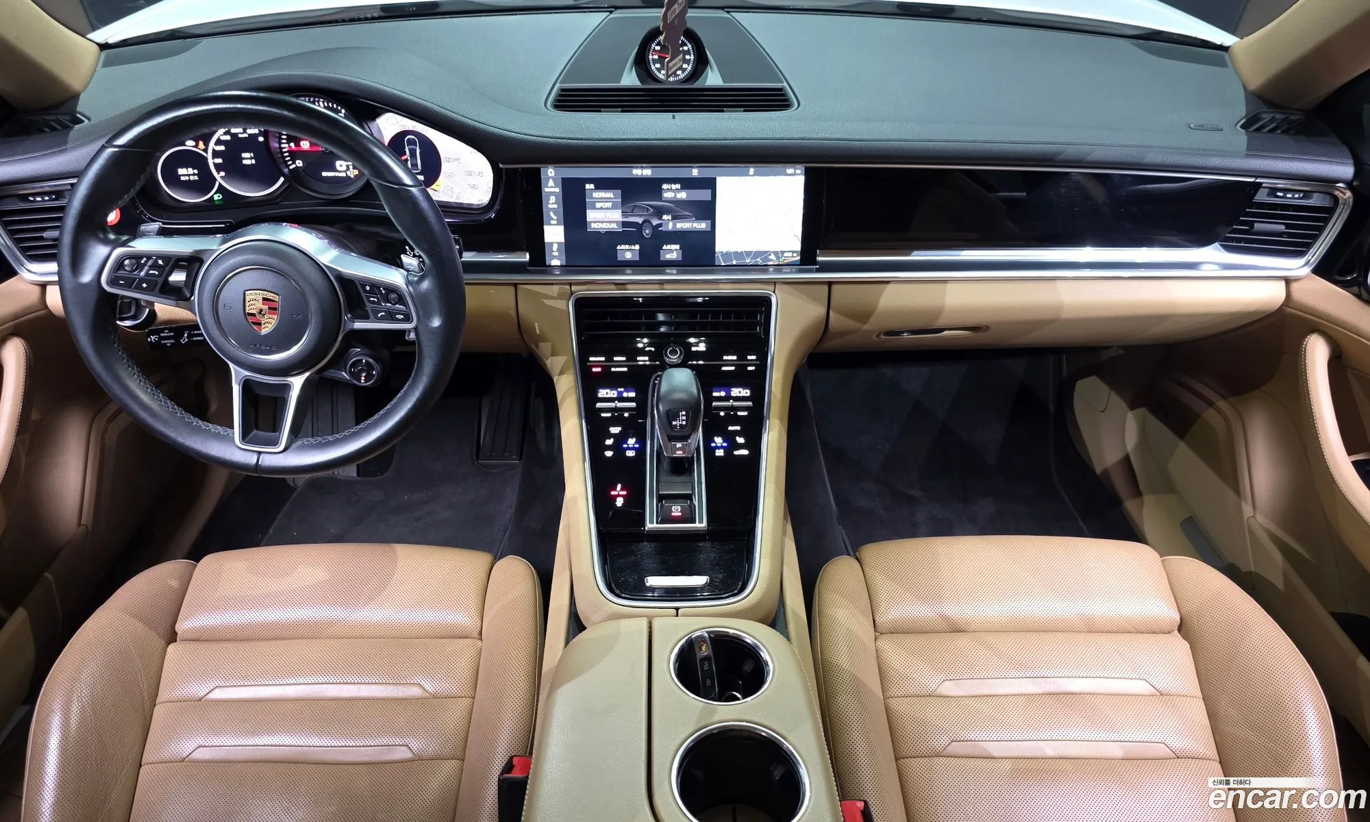 Porsche Panamera 2018 — 16