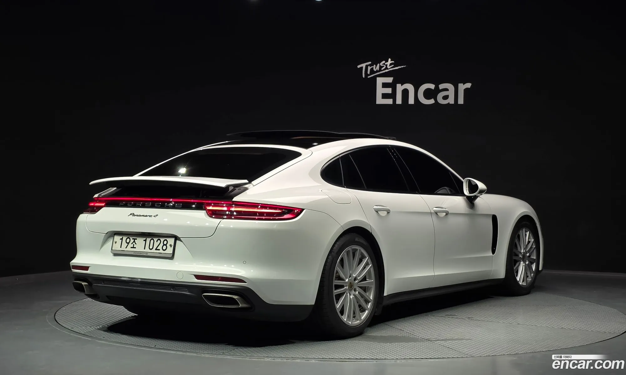 Porsche Panamera 2018 — 15