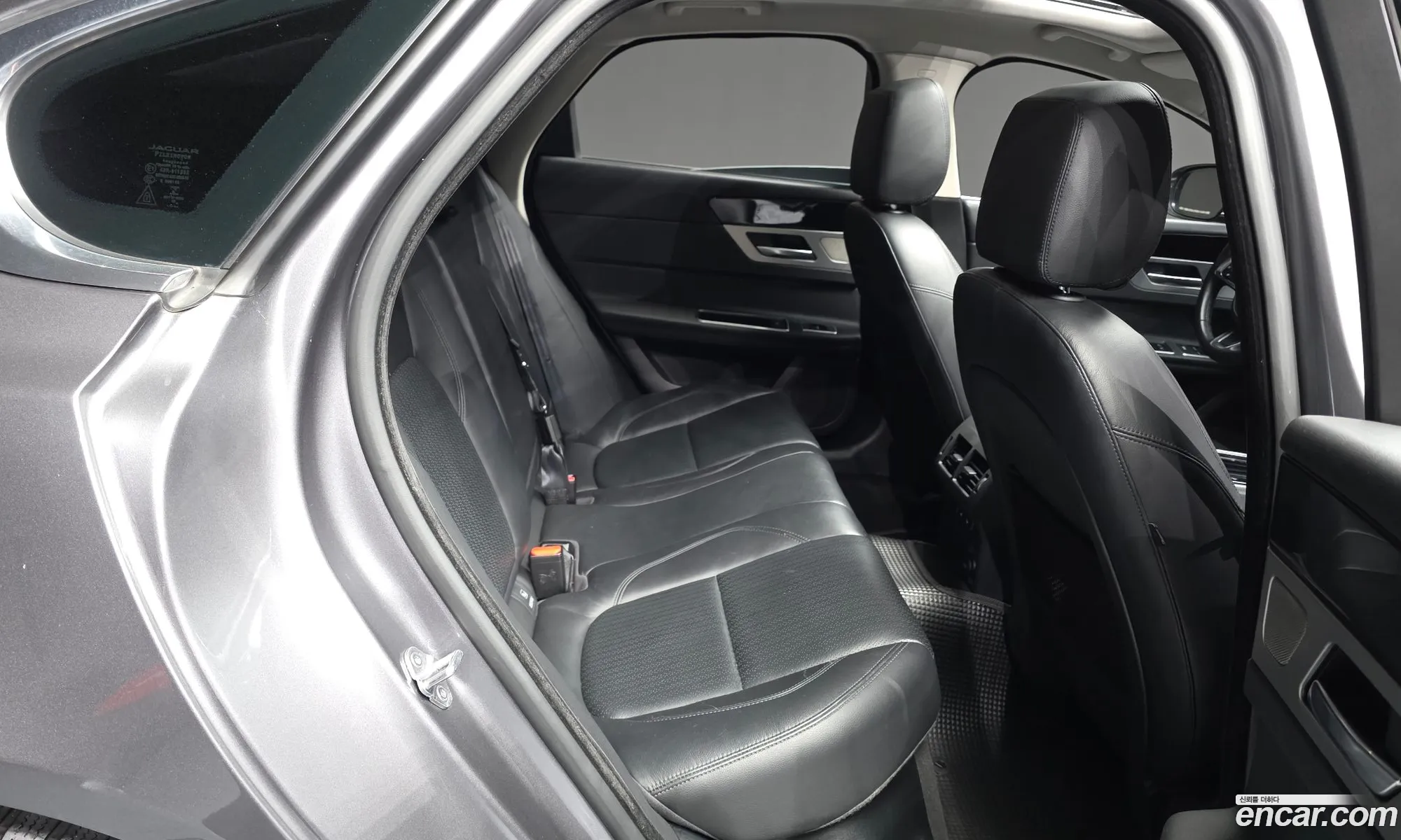 Jaguar XF 2018 — 23