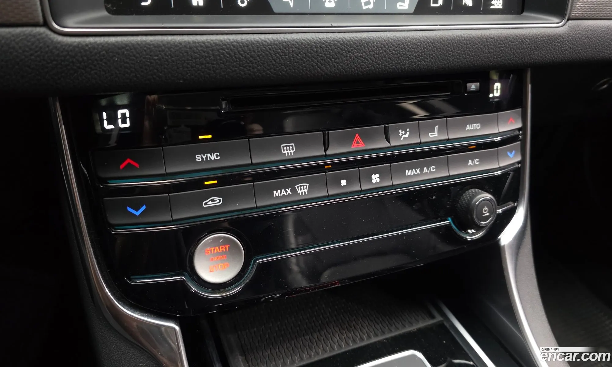 Jaguar XF 2018 — 12