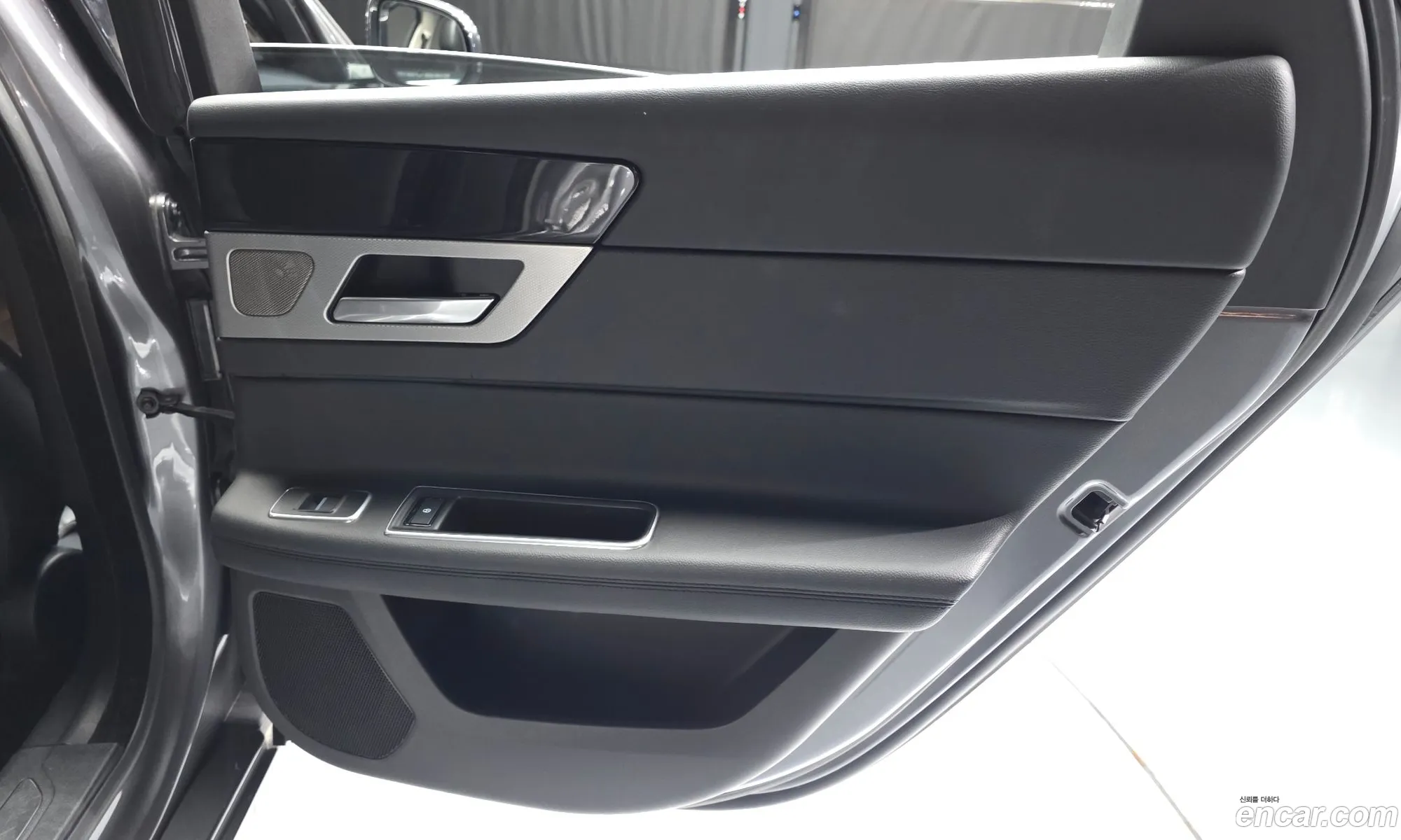 Jaguar XF 2018 — 5