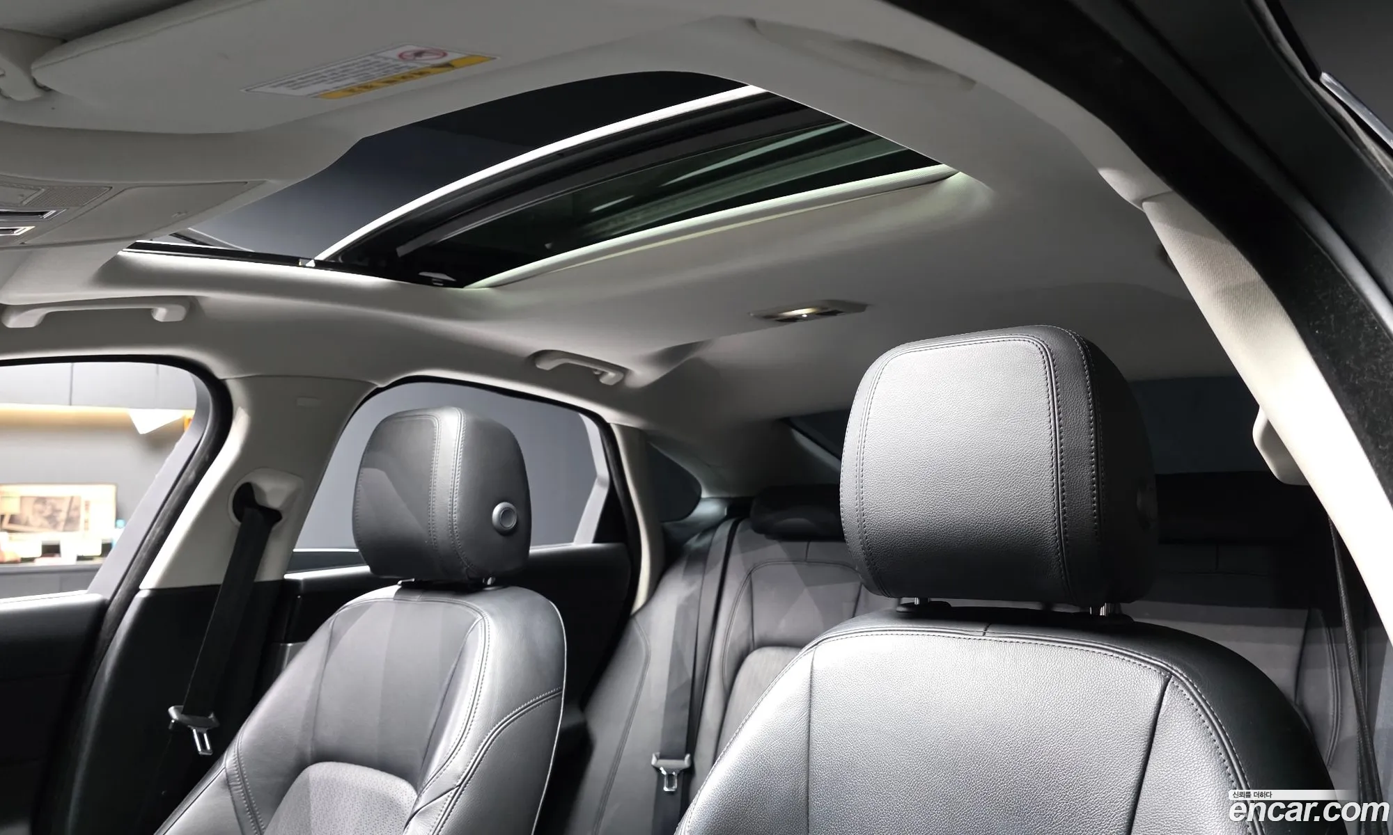 Jaguar XF 2018 — 25
