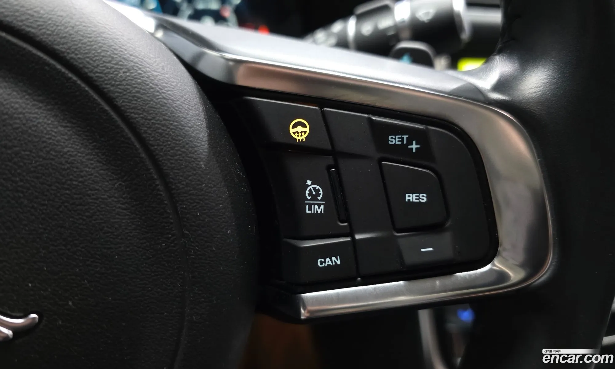 Jaguar XF 2018 — 11