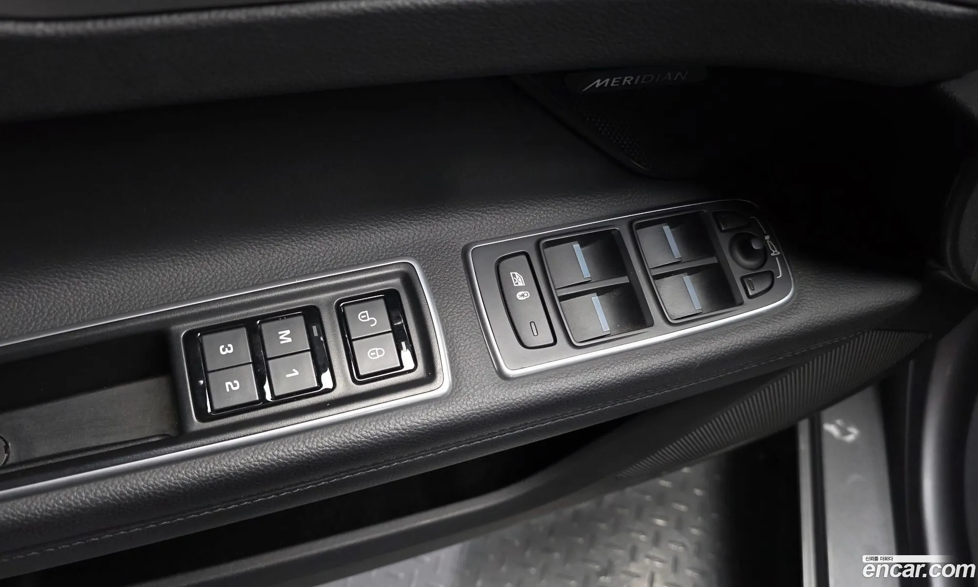 Jaguar XF 2018 — 14