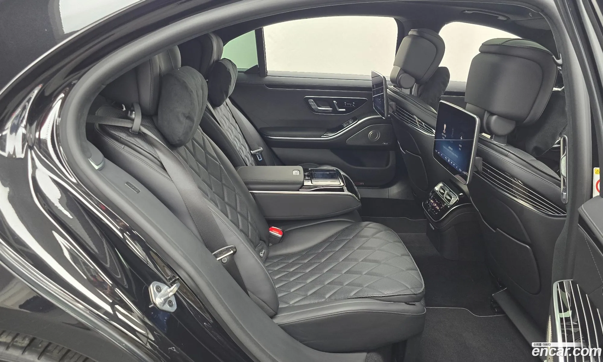Mercedes-Benz S-Class W223 2023 — 33