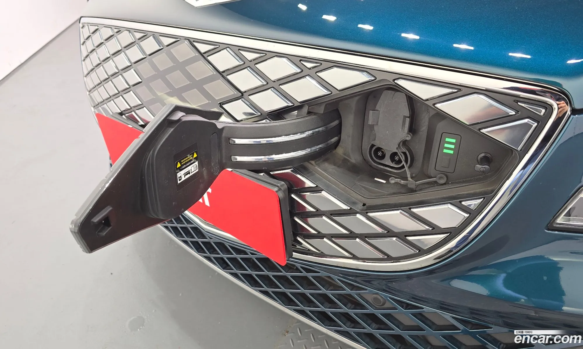Genesis Electrified G80 2022 — 12