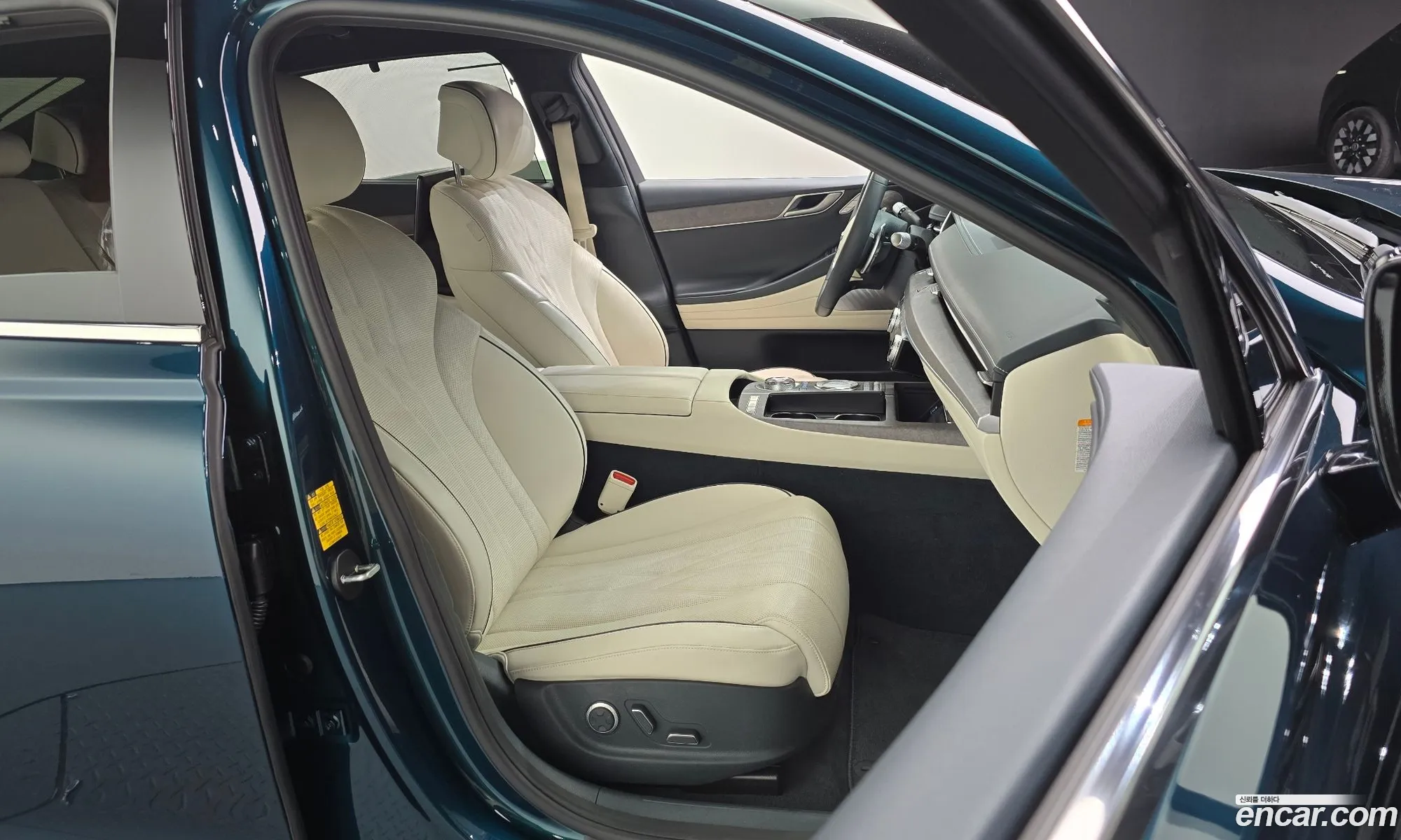 Genesis Electrified G80 2022 — 34