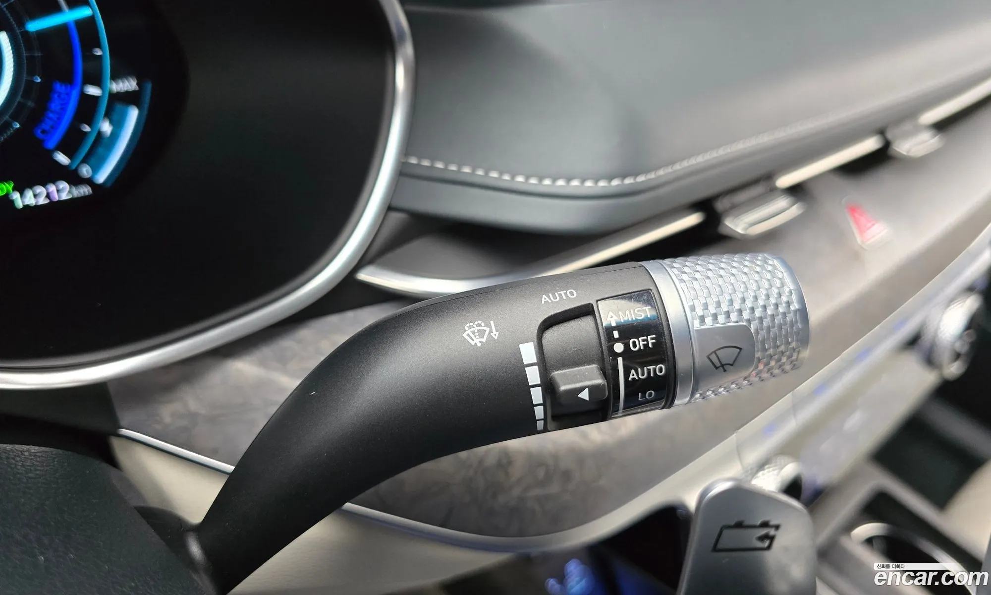 Genesis Electrified G80 2022 — 25