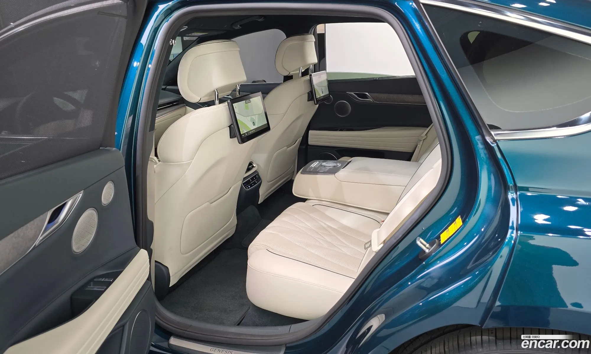 Genesis Electrified G80 2022 — 31