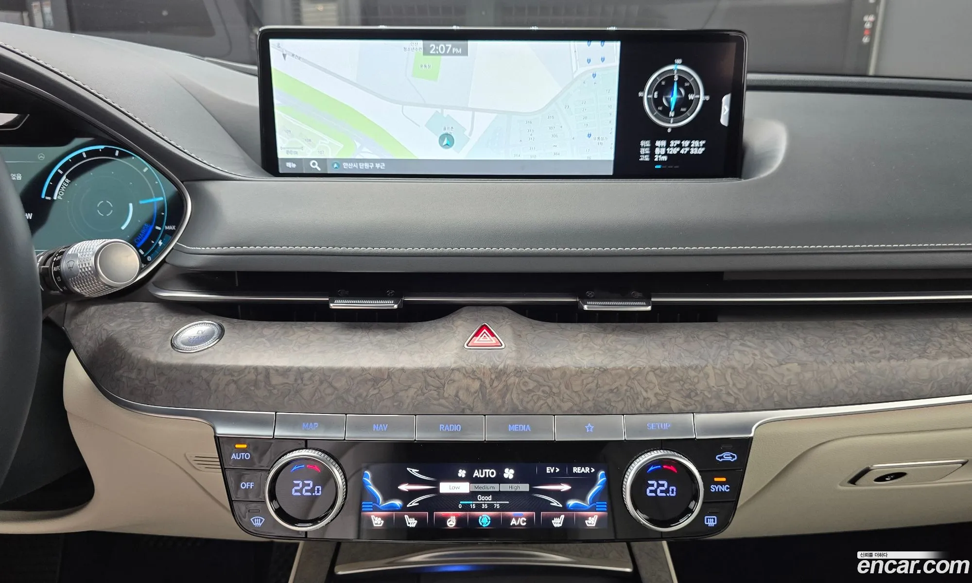 Genesis Electrified G80 2022 — 27