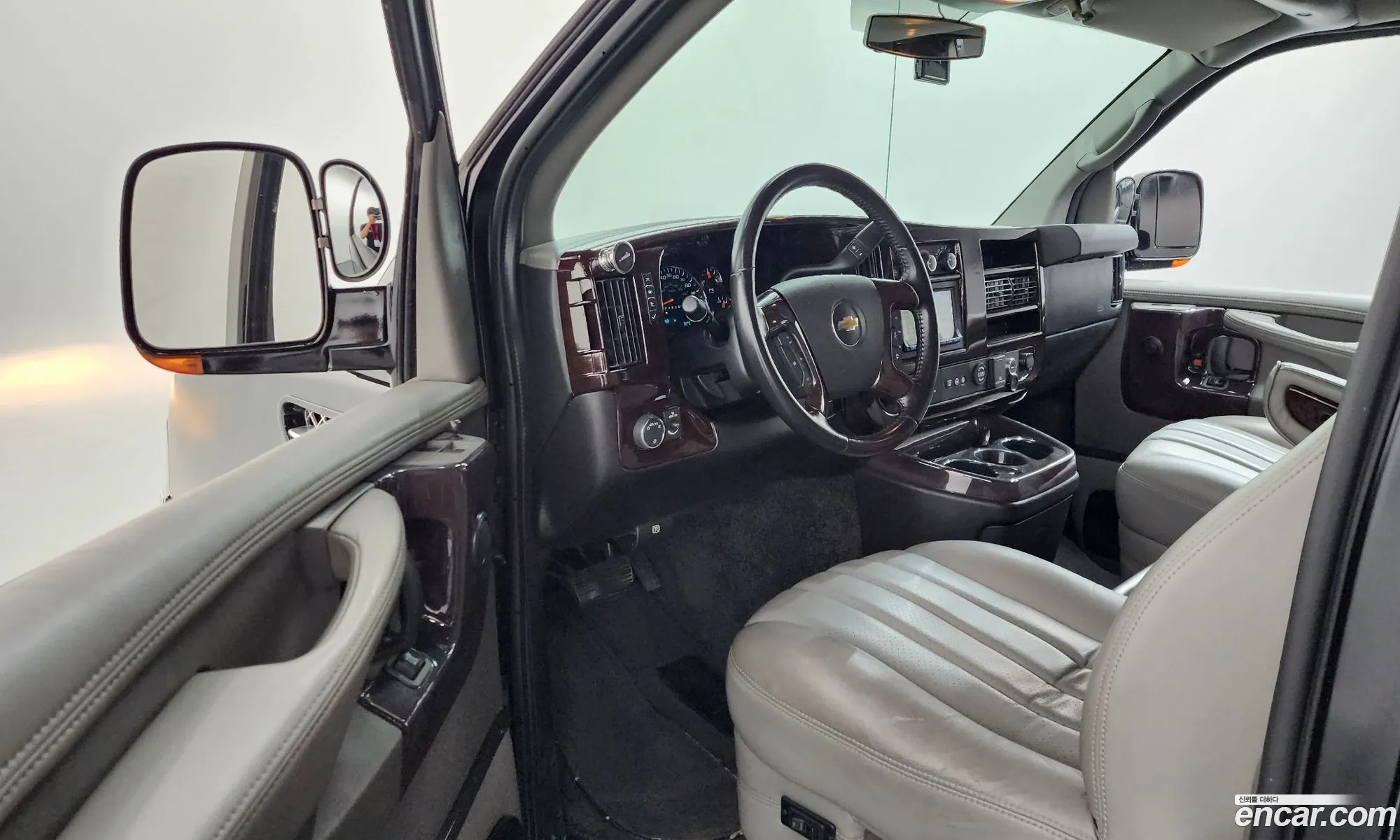 Chevrolet Express Van 2015 1GCWGGCG6F1110545 — 13