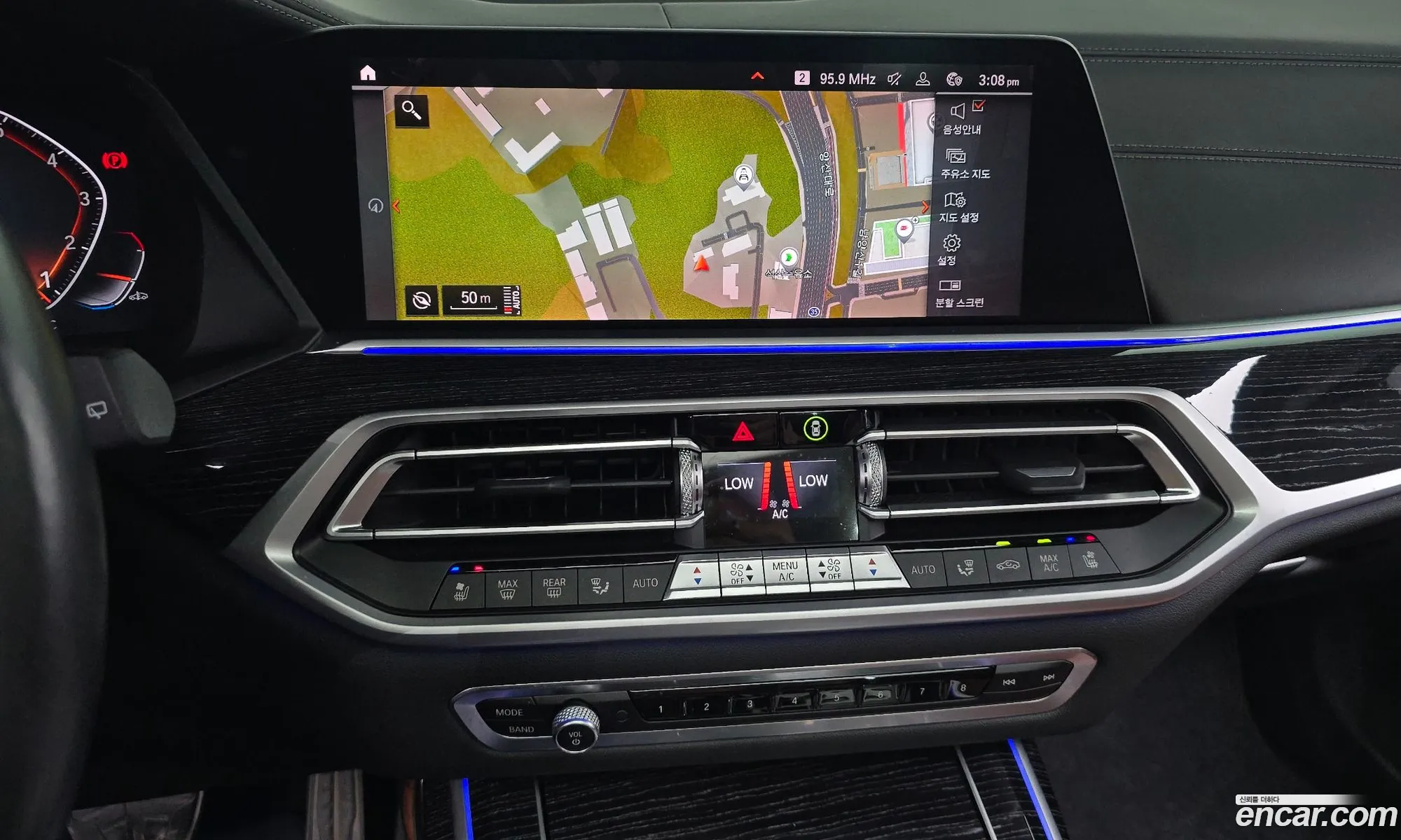 BMW X7 2021 — 18