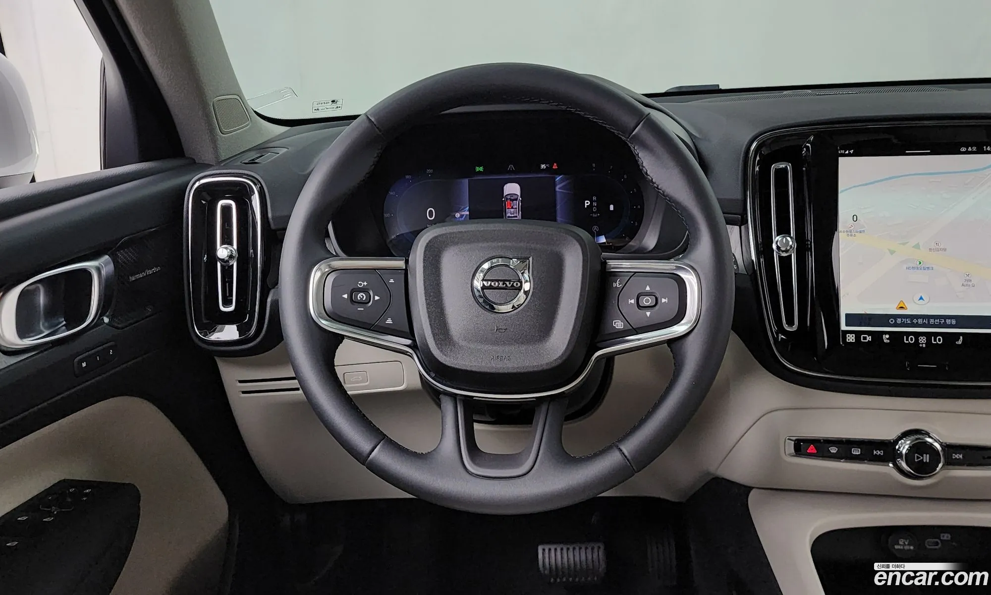 Volvo XC40 2024 — 31