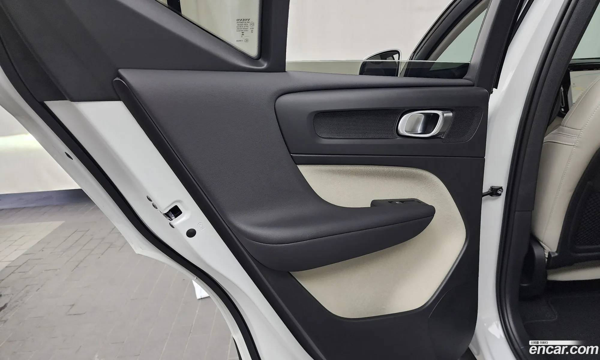Volvo XC40 2024 — 4