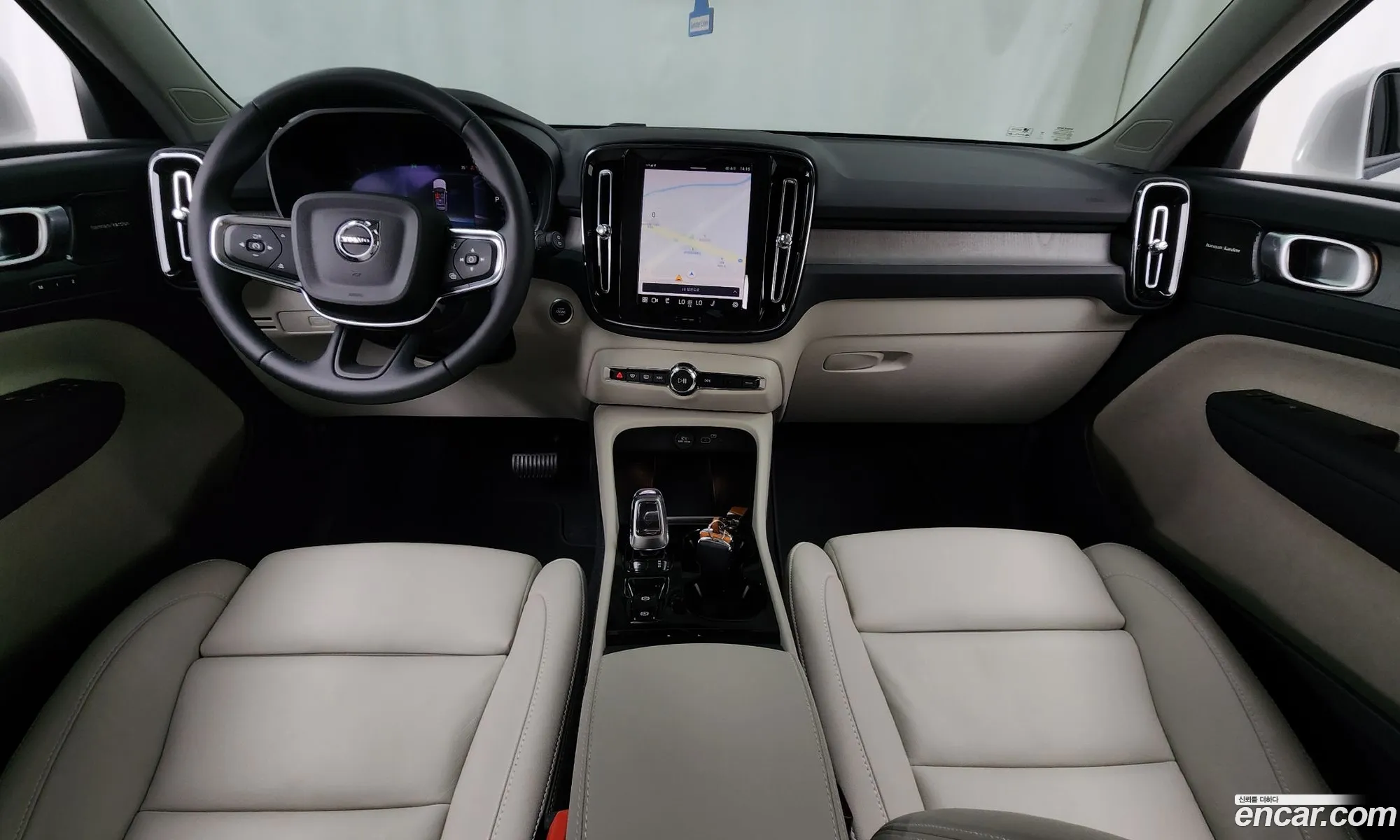 Volvo XC40 2024 — 6