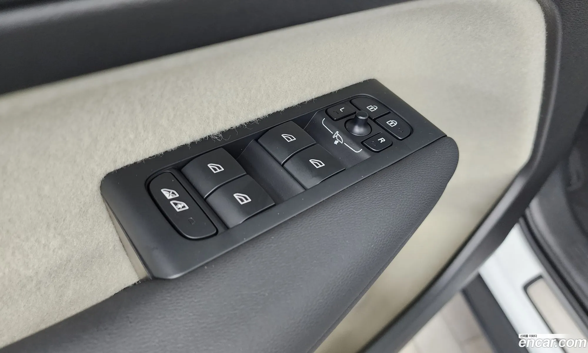 Volvo XC40 2024 — 22
