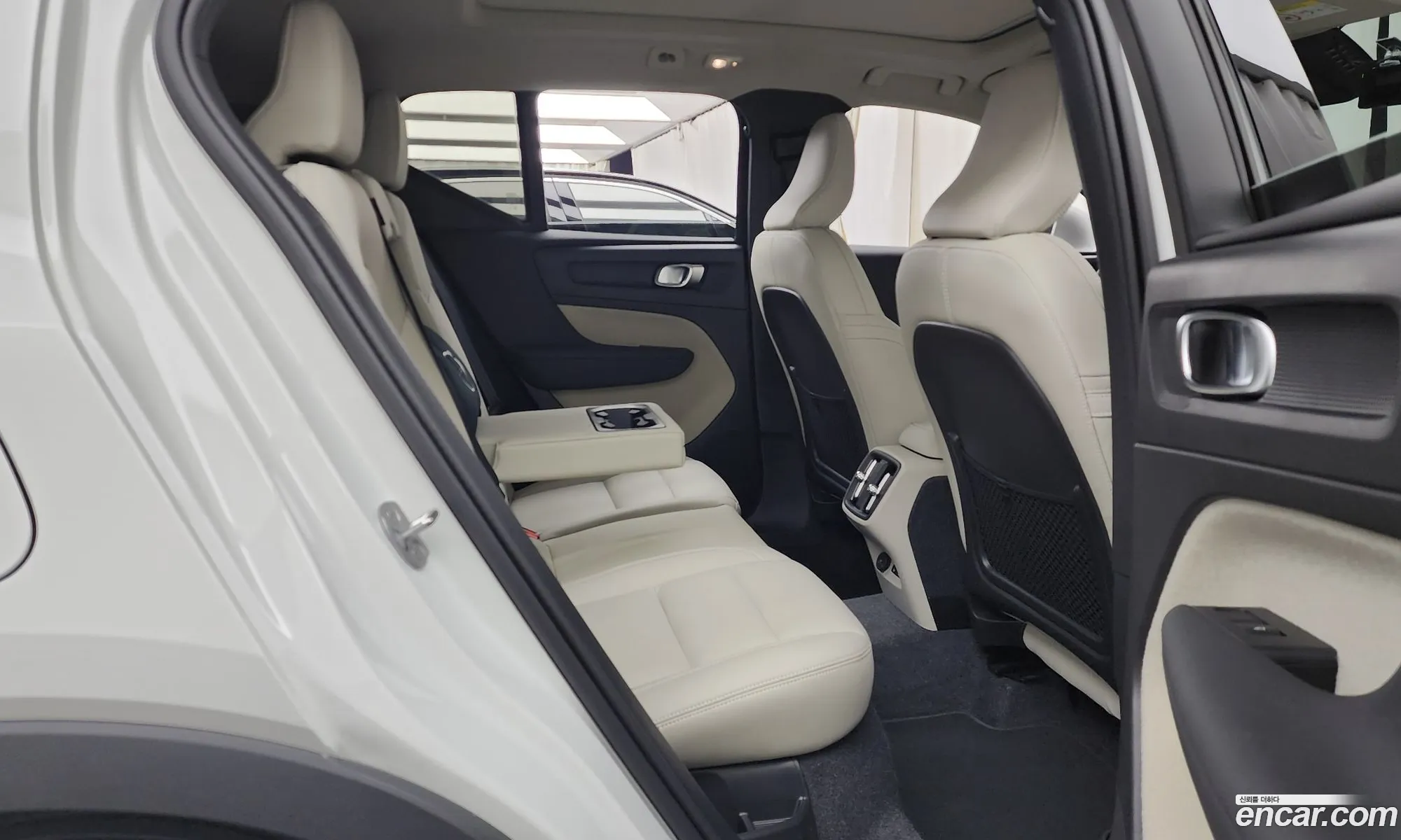 Volvo XC40 2024 — 13