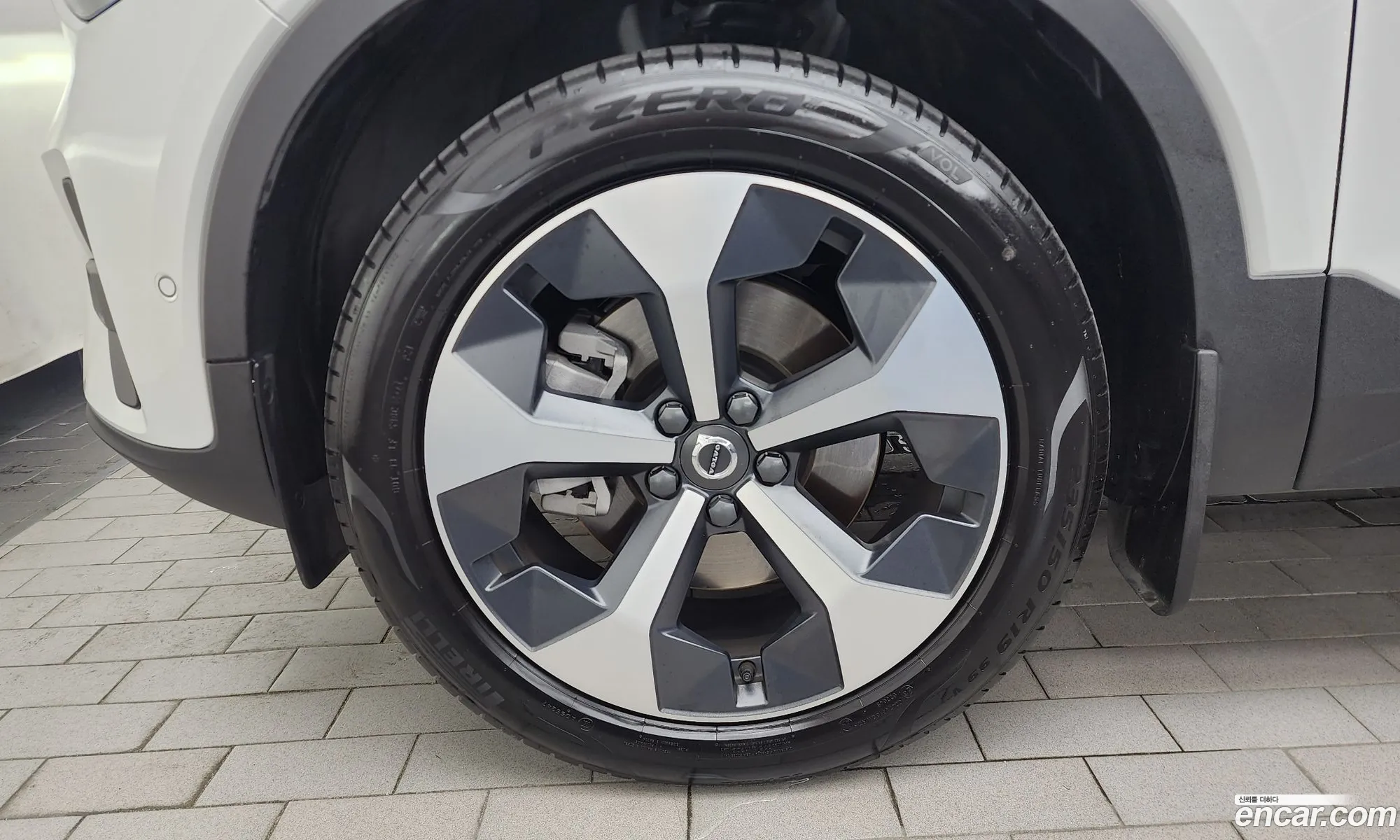 Volvo XC40 2024 — 8