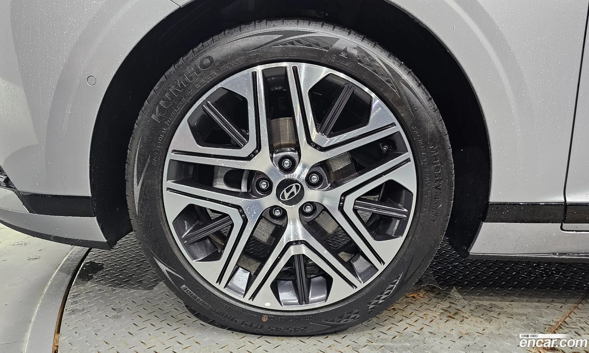 Hyundai Grandeur Hybrid 2025 — 4