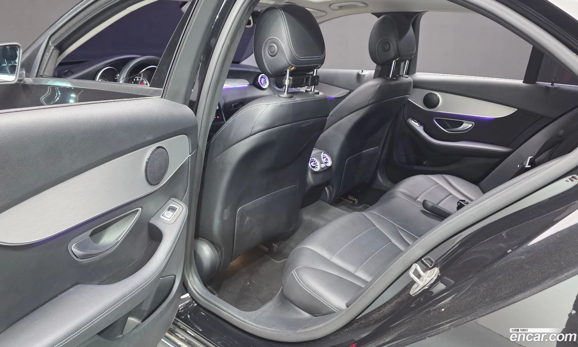 Mercedes-Benz C-Class W205 2017 — 17