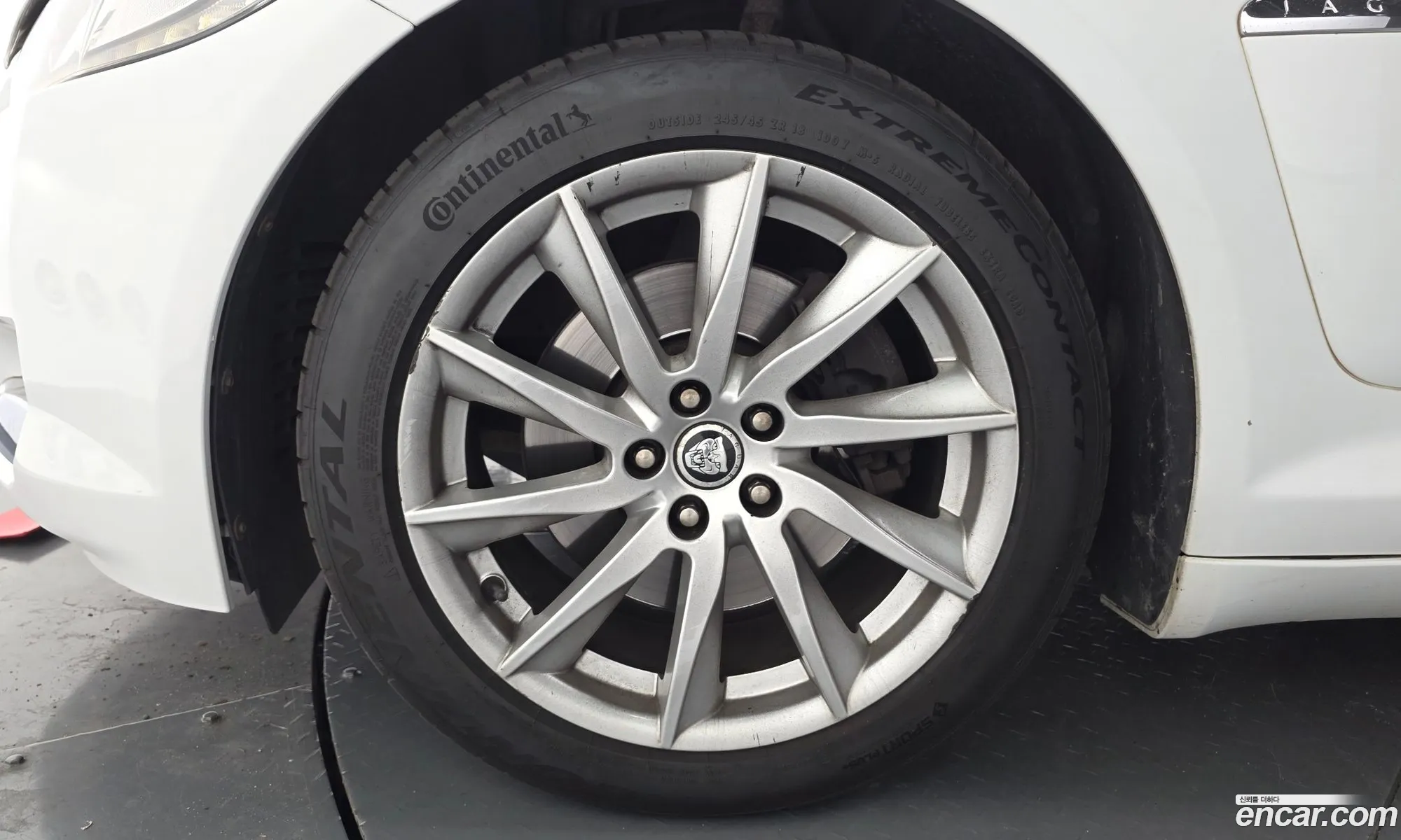 Jaguar XF 2011 SAJAA064XCNS29337 — 5