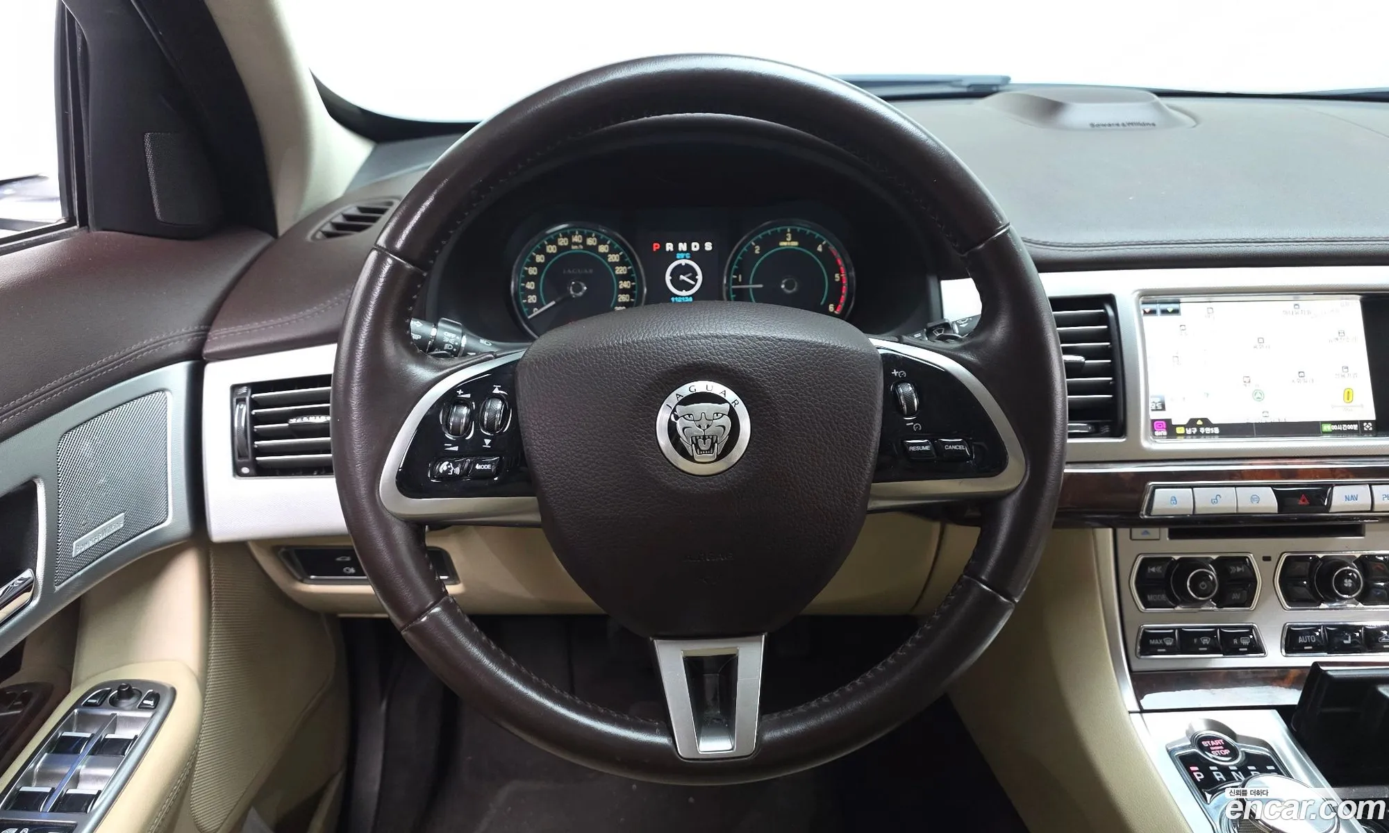 Jaguar XF 2011 SAJAA064XCNS29337 — 9