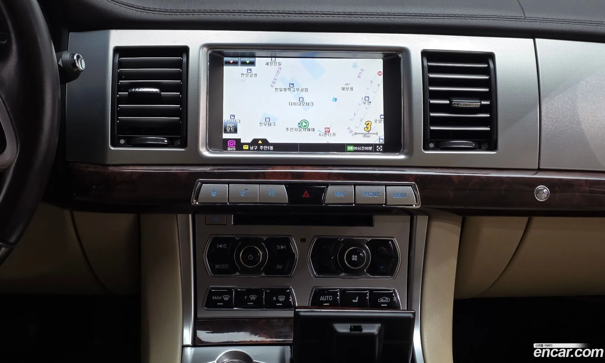 Jaguar XF 2011 SAJAA064XCNS29337 — 8
