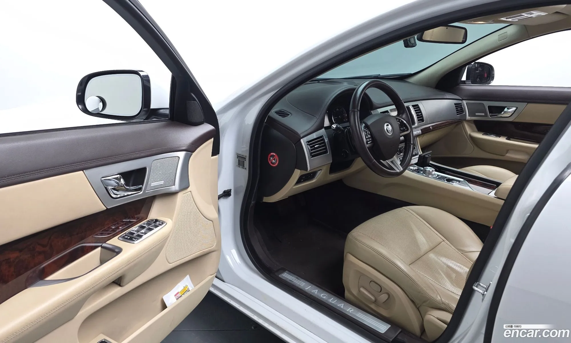 Jaguar XF 2011 SAJAA064XCNS29337 — 10