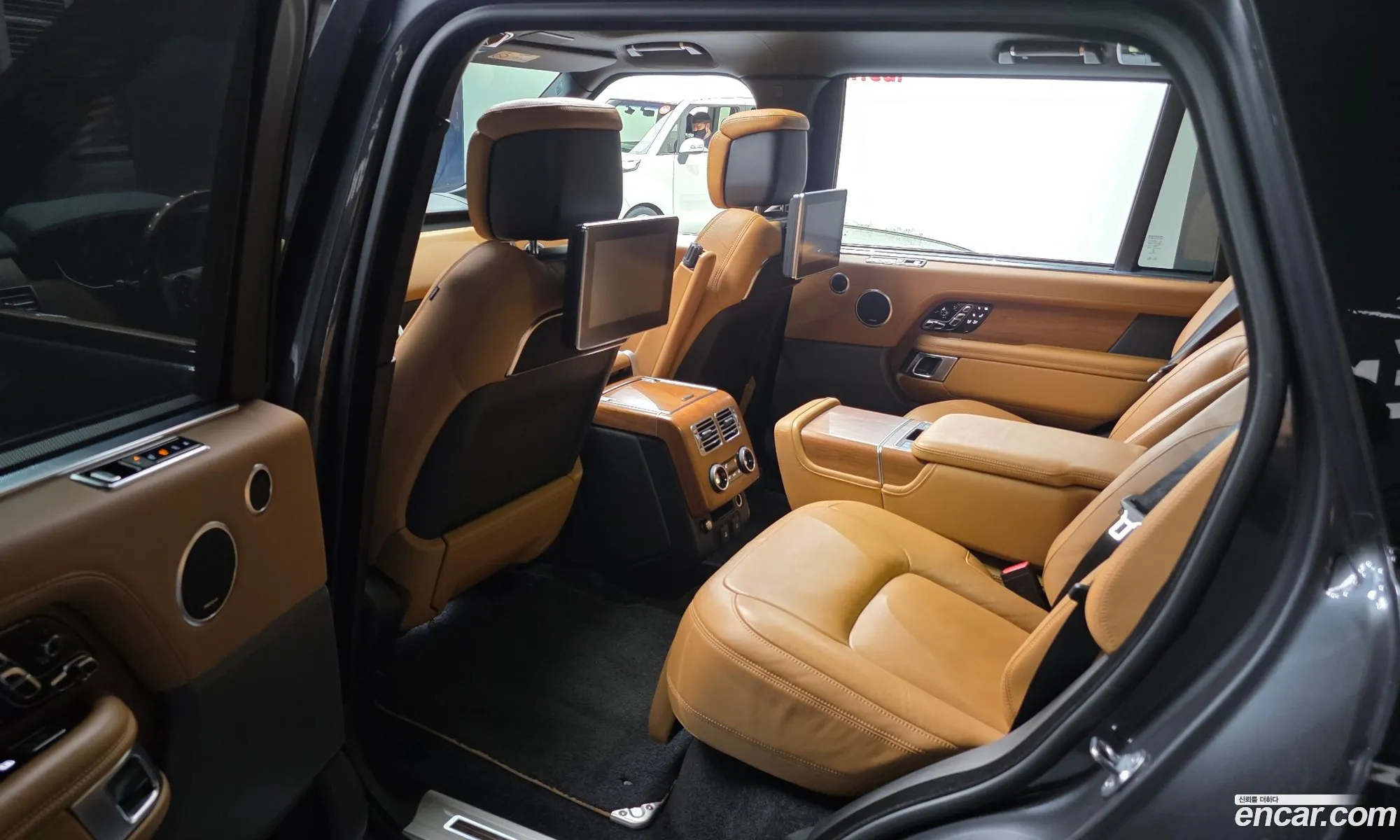 Land Rover Range Rover 2018 SALGA3BJ5JA510884 — 13