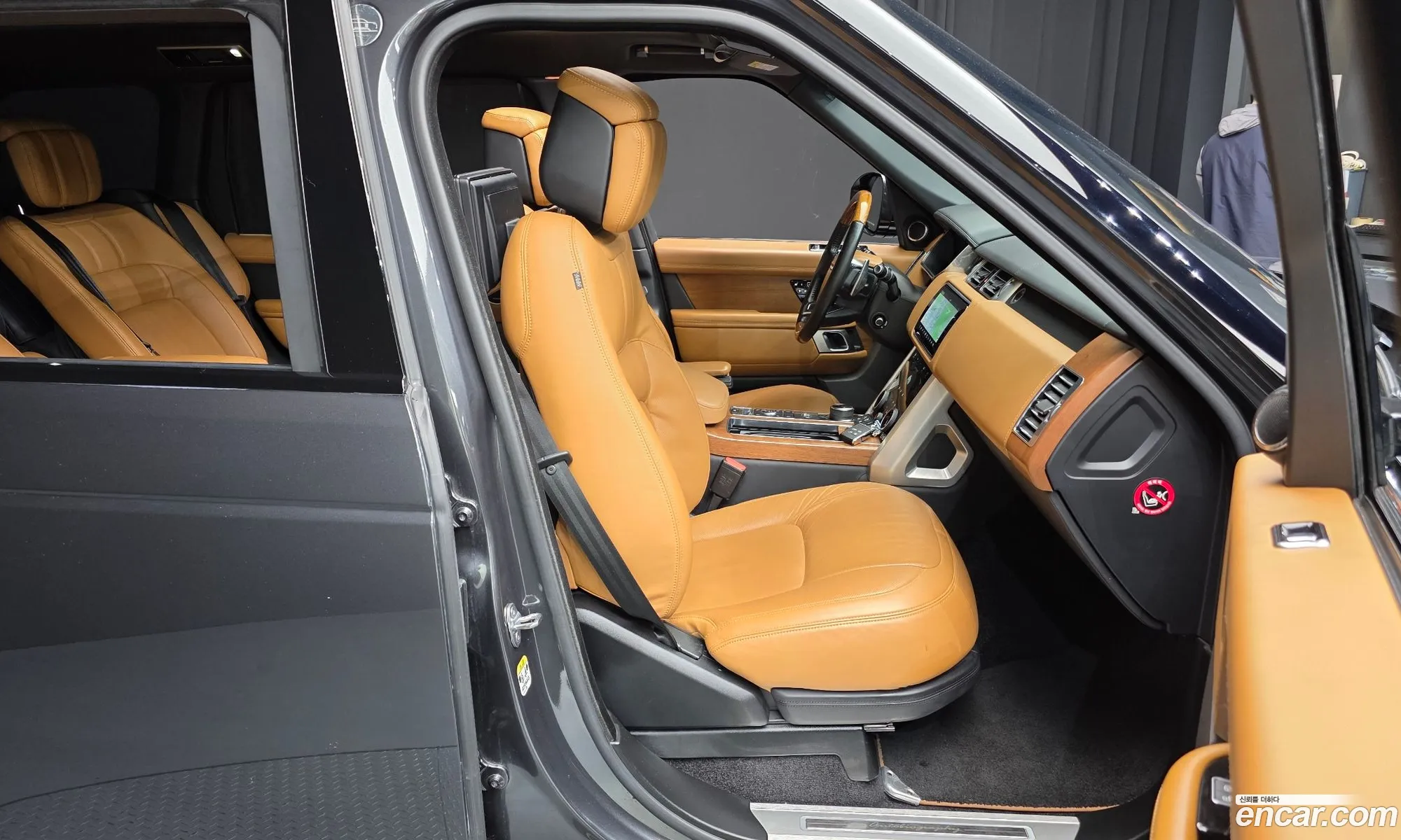 Land Rover Range Rover 2018 SALGA3BJ5JA510884 — 15