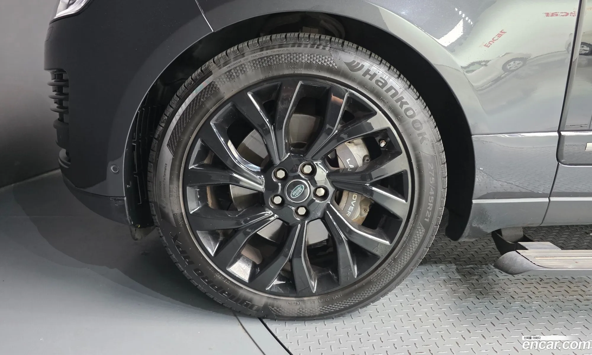 Land Rover Range Rover 2018 SALGA3BJ5JA510884 — 2