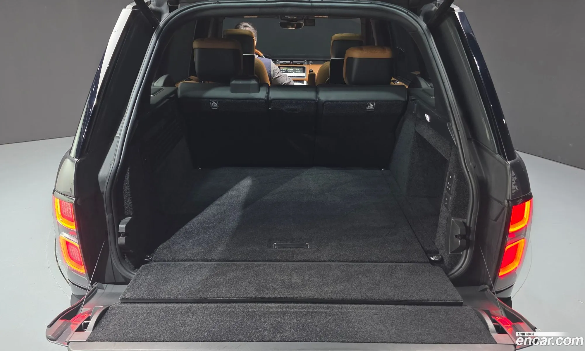 Land Rover Range Rover 2018 SALGA3BJ5JA510884 — 9