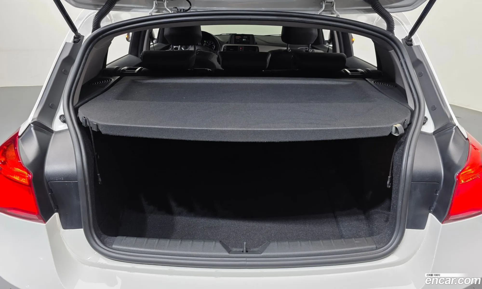 BMW 1 Series 2018 WBA1S5100J5L16333 — 26
