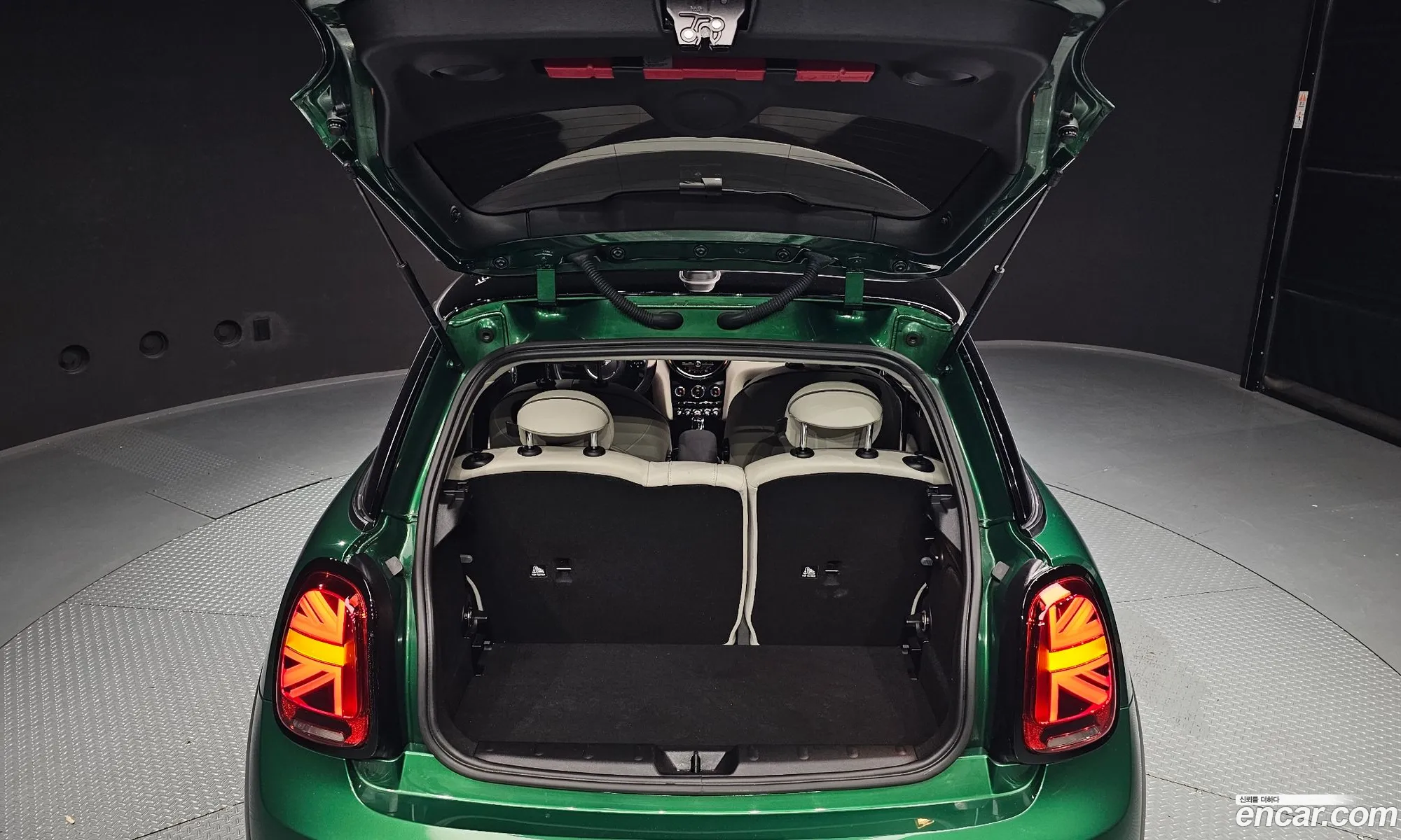 Mini Cooper S 2023 WMW61DH03P2U23296 — 16